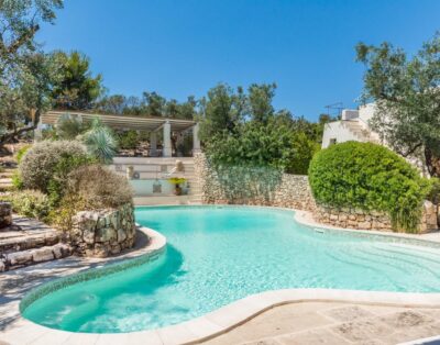 Tia pool trullo